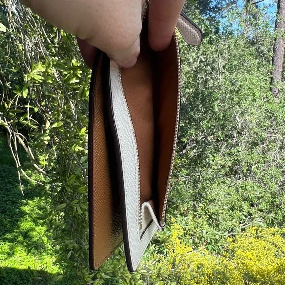 COACH Slim Bifold Wallet Chalk White Crossgrain Leather Gold Hardware AUTHENTIC - Picture 5 of 7